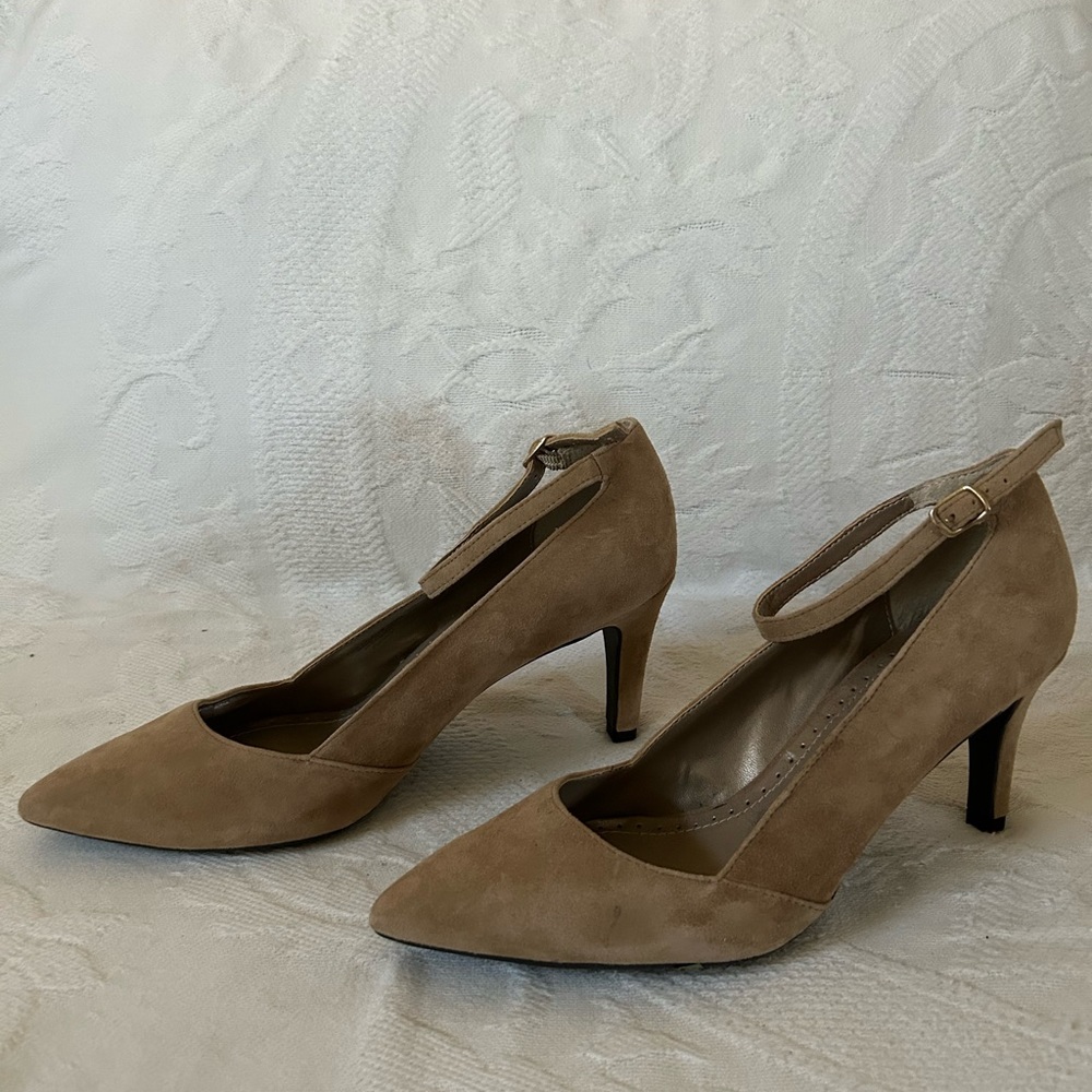 Adrienne Vittadini 3” heel